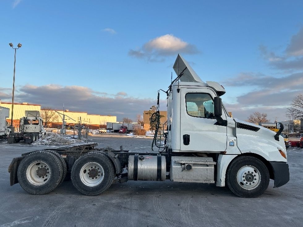 Day Cab Tractor-Heavy Duty Tractors-Freightliner-2020-T12664ST-East Chicago-IN-356,374\n\t\tmiles-$ 51,000 - Image 8