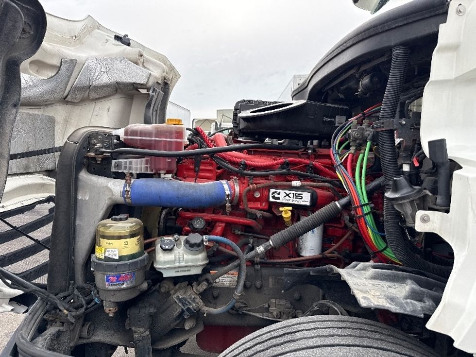 Day Cab Tractor-Heavy Duty Tractors-Freightliner-2020-T12664ST-East Chicago-IN-357,556\n\t\tmiles-$ 51,000 - Image 16