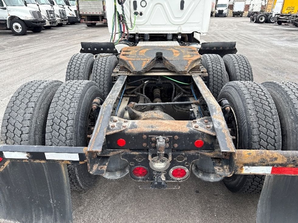 Day Cab Tractor-Heavy Duty Tractors-Freightliner-2020-T12664ST-East Chicago-IN-357,556\n\t\tmiles-$ 51,000 - Image 6