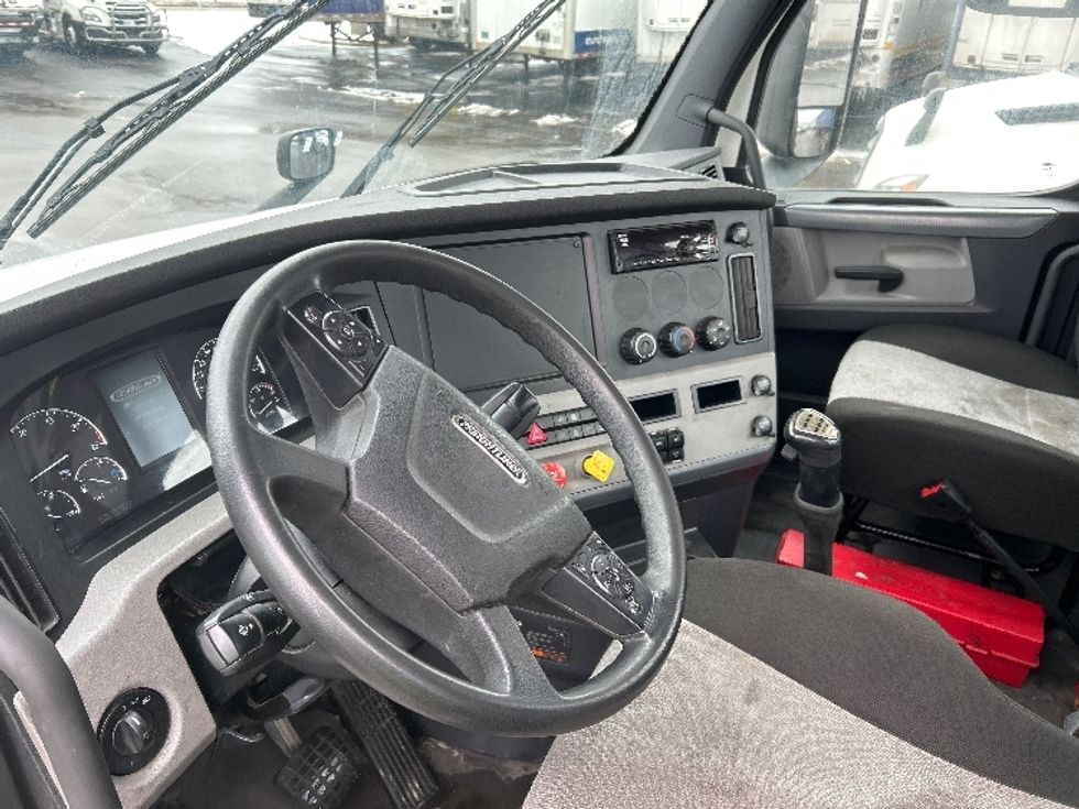 Day Cab Tractor-Heavy Duty Tractors-Freightliner-2020-T12664ST-East Chicago-IN-371,316\n\t\tmiles-$ 45,000 - Image 10