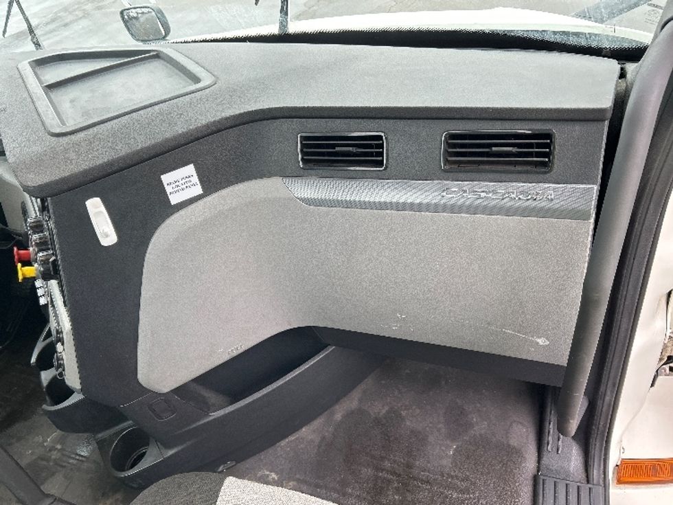 Day Cab Tractor-Heavy Duty Tractors-Freightliner-2020-T12664ST-East Chicago-IN-371,316\n\t\tmiles-$ 45,000 - Image 13