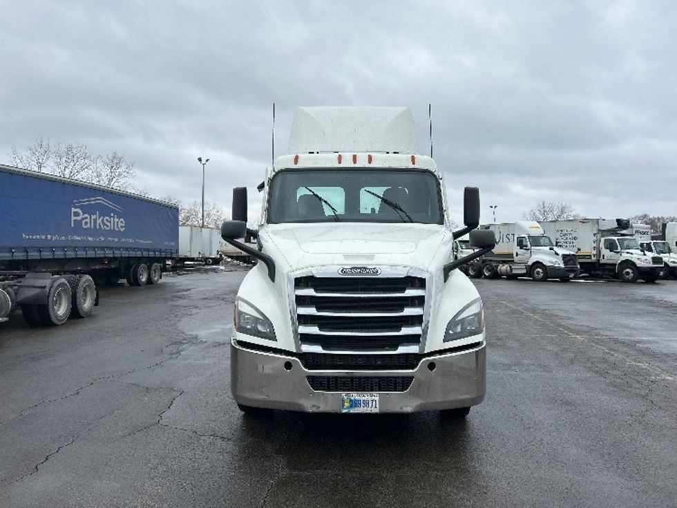 Day Cab Tractor-Heavy Duty Tractors-Freightliner-2020-T12664ST-East Chicago-IN-371,316\n\t\tmiles-$ 45,000 - Image 2