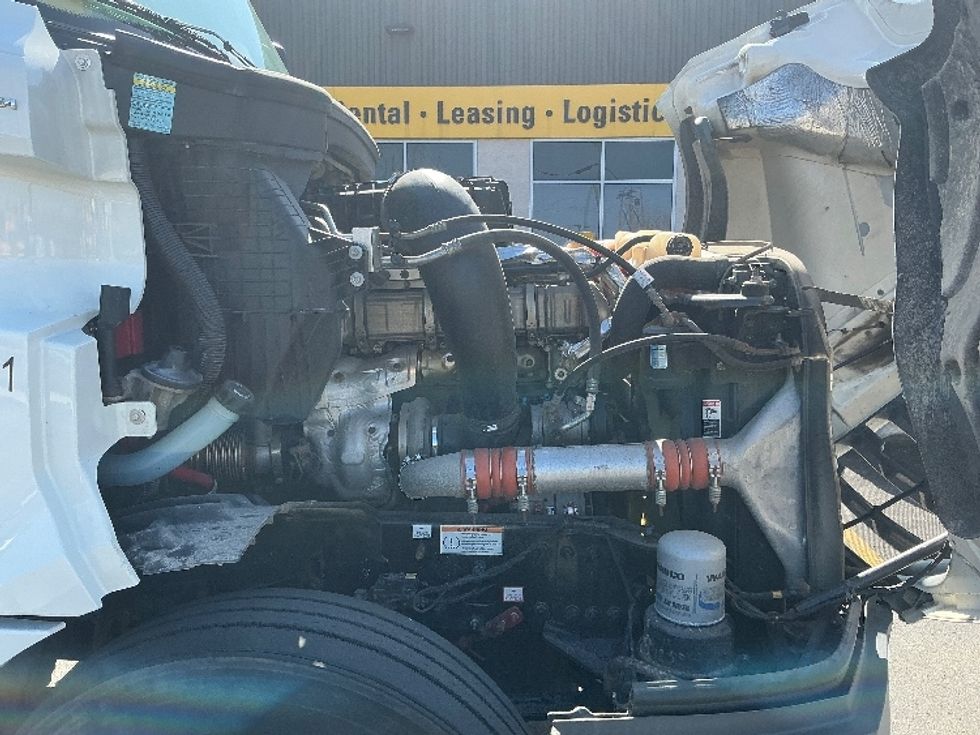 Day Cab Tractor-Heavy Duty Tractors-Freightliner-2020-T12664ST-East Chicago-IN-374,015\n\t\tmiles-$ 45,250 - Image 15