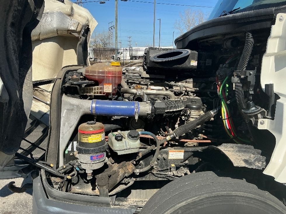 Day Cab Tractor-Heavy Duty Tractors-Freightliner-2020-T12664ST-East Chicago-IN-374,015\n\t\tmiles-$ 45,250 - Image 16