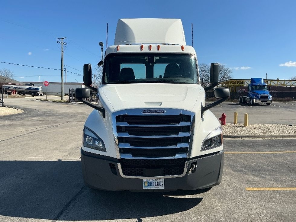 Day Cab Tractor-Heavy Duty Tractors-Freightliner-2020-T12664ST-East Chicago-IN-374,015\n\t\tmiles-$ 45,250 - Image 2