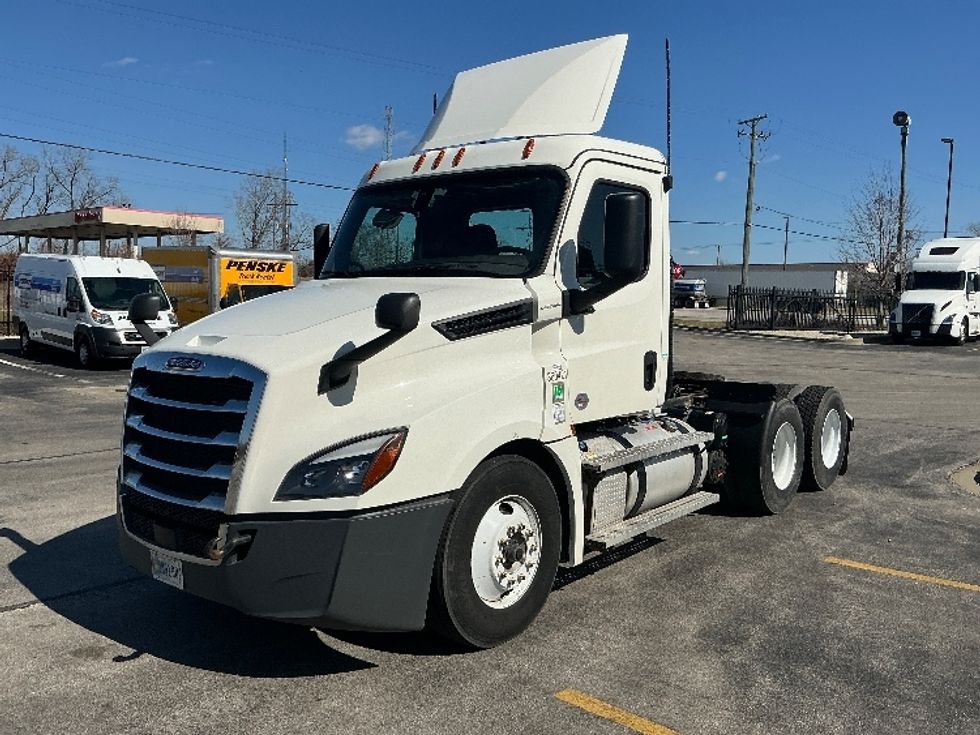 Day Cab Tractor-Heavy Duty Tractors-Freightliner-2020-T12664ST-East Chicago-IN-374,015\n\t\tmiles-$ 45,250 - Image 3
