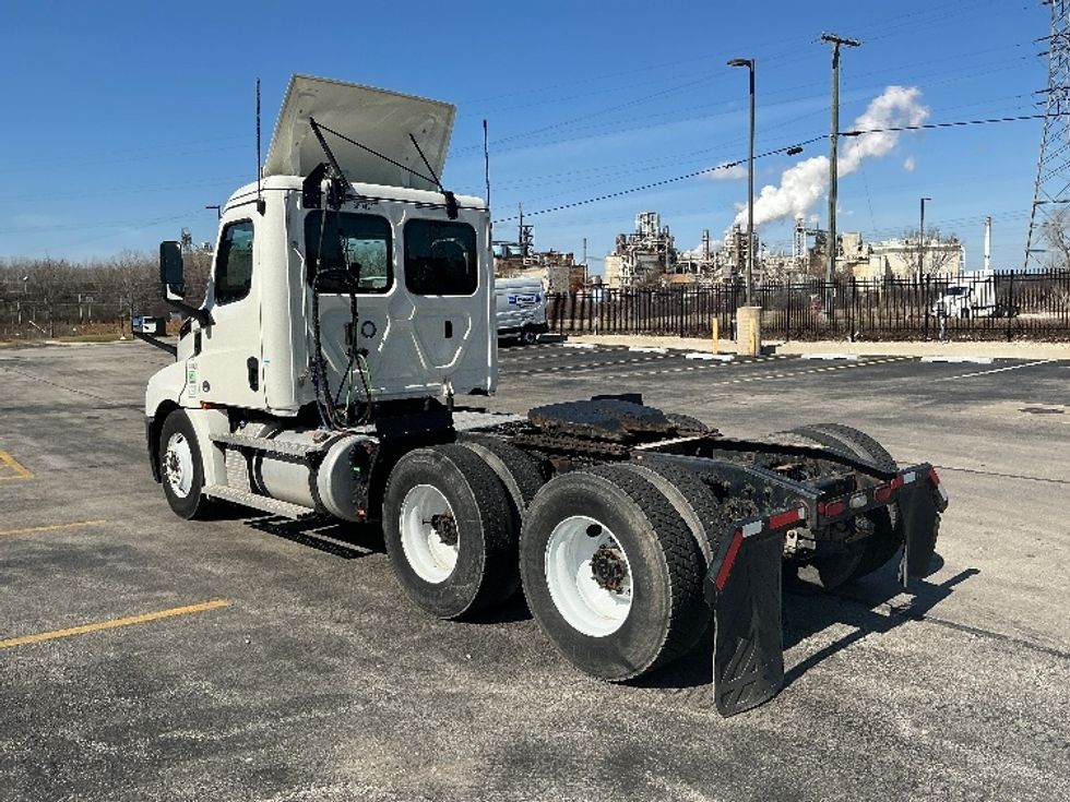 Day Cab Tractor-Heavy Duty Tractors-Freightliner-2020-T12664ST-East Chicago-IN-374,015\n\t\tmiles-$ 45,250 - Image 5
