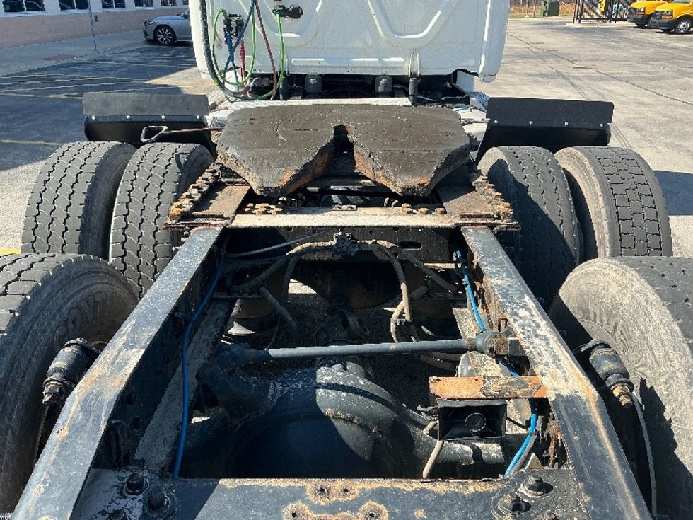 Day Cab Tractor-Heavy Duty Tractors-Freightliner-2020-T12664ST-East Chicago-IN-374,015\n\t\tmiles-$ 45,250 - Image 6