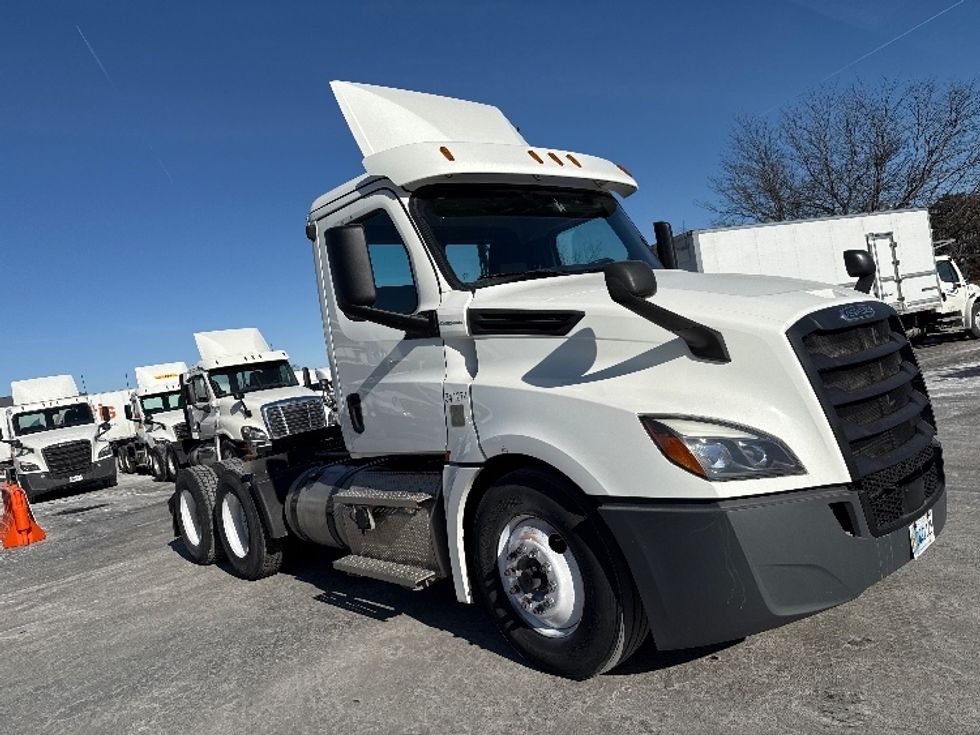 Day Cab Tractor-Heavy Duty Tractors-Freightliner-2020-T12664ST-East Chicago-IN-398,722\n\t\tmiles-$ 48,750 - Image 1