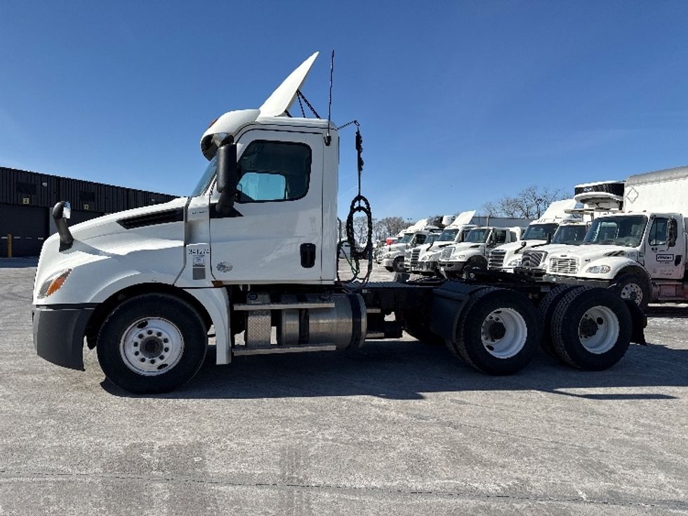 Day Cab Tractor-Heavy Duty Tractors-Freightliner-2020-T12664ST-East Chicago-IN-398,722\n\t\tmiles-$ 48,750 - Image 4