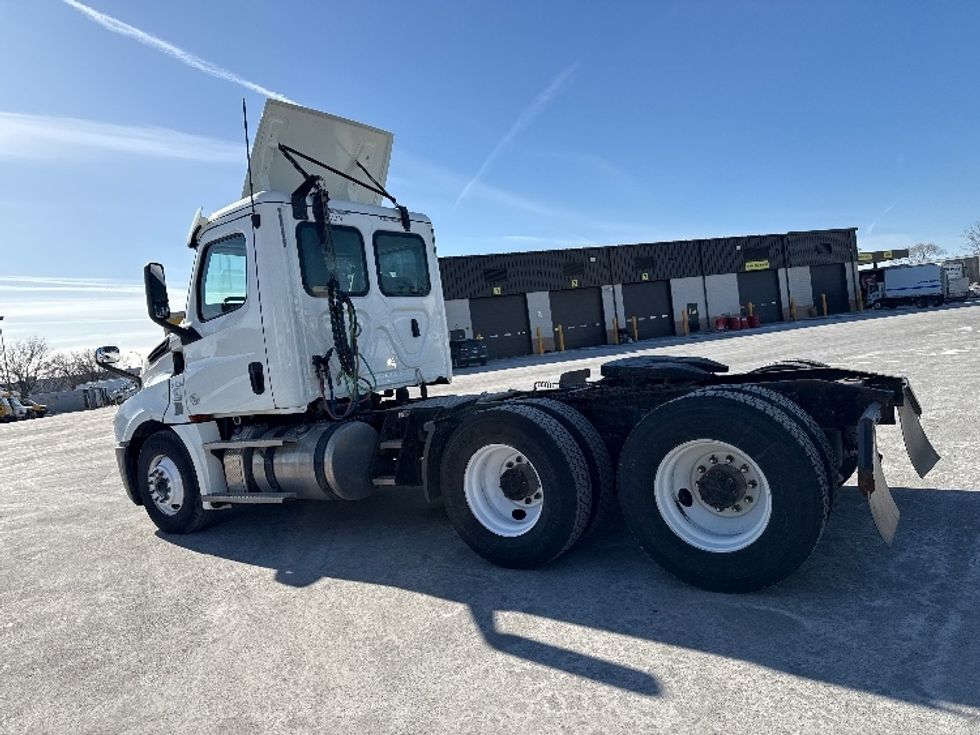 Day Cab Tractor-Heavy Duty Tractors-Freightliner-2020-T12664ST-East Chicago-IN-398,722\n\t\tmiles-$ 48,750 - Image 5