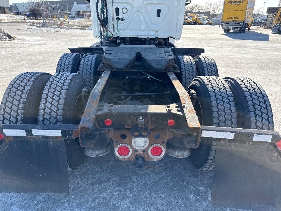 Day Cab Tractor-Heavy Duty Tractors-Freightliner-2020-T12664ST-East Chicago-IN-398,722\n\t\tmiles-$ 48,750 - Image 6