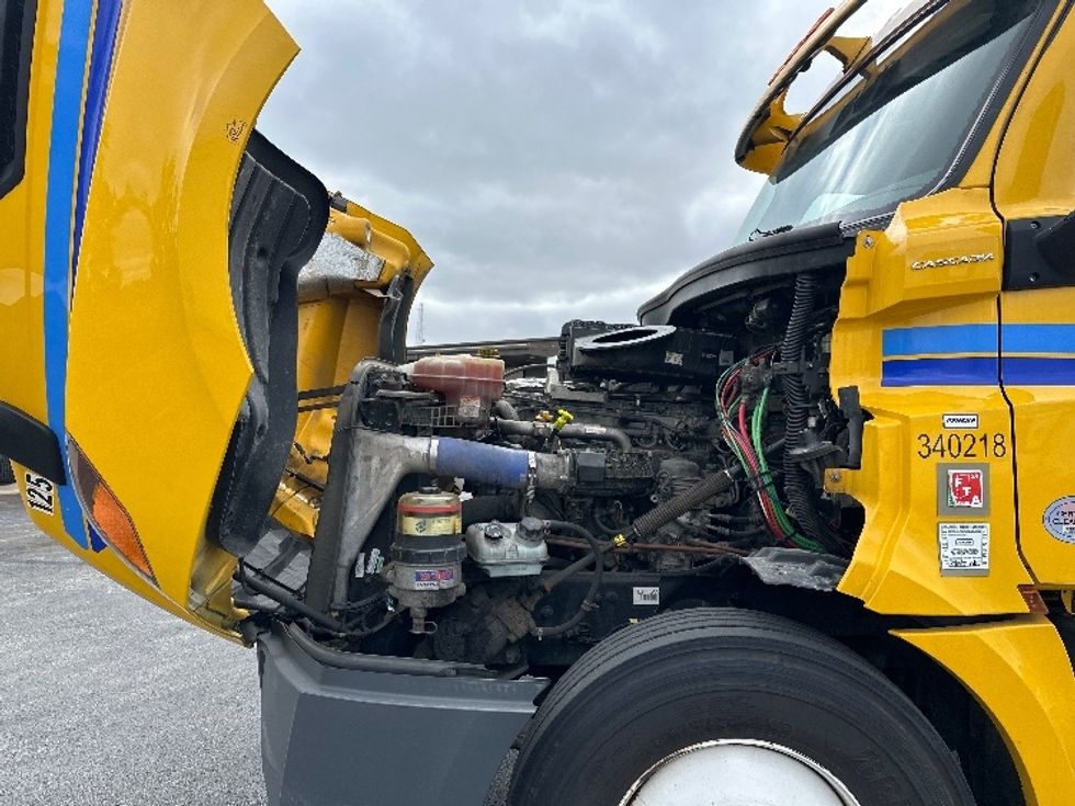 Day Cab Tractor-Heavy Duty Tractors-Freightliner-2020-T12664ST-East Chicago-IN-412,348\n\t\tmiles-$ 53,000 - Image 16