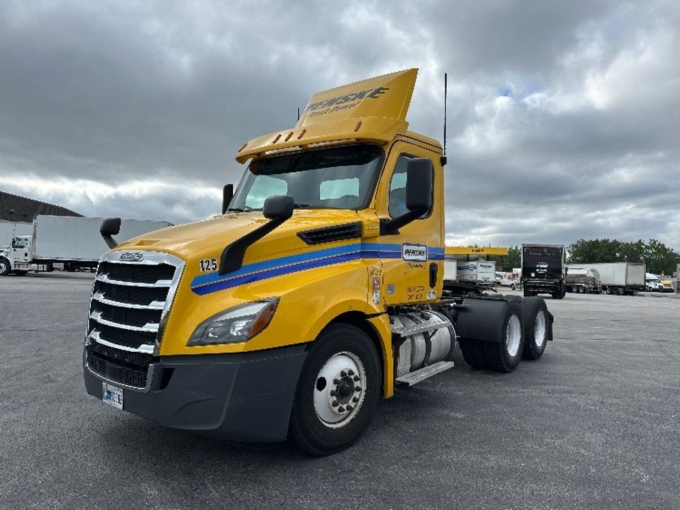 Day Cab Tractor-Heavy Duty Tractors-Freightliner-2020-T12664ST-East Chicago-IN-412,348\n\t\tmiles-$ 53,000 - Image 3