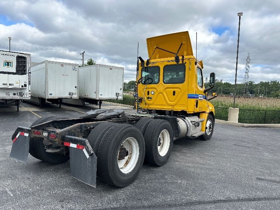 Day Cab Tractor-Heavy Duty Tractors-Freightliner-2020-T12664ST-East Chicago-IN-412,348\n\t\tmiles-$ 53,000 - Image 7