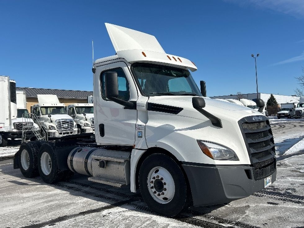 Day Cab Tractor-Heavy Duty Tractors-Freightliner-2020-T12664ST-East Chicago-IN-419,733\n\t\tmiles-$ 47,750 - Image 1