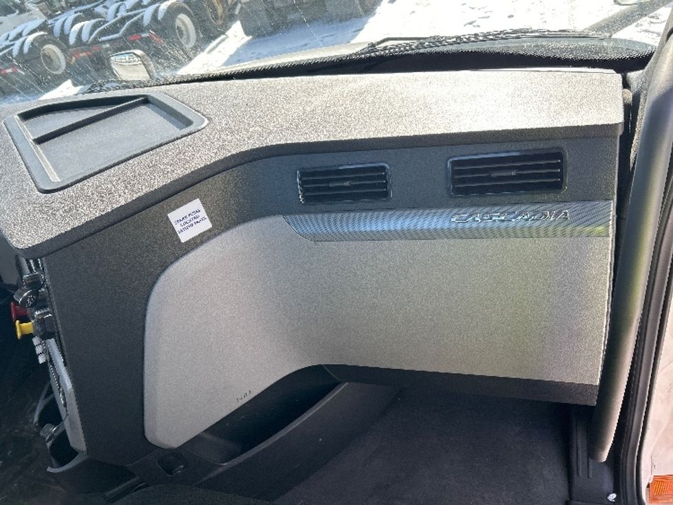 Day Cab Tractor-Heavy Duty Tractors-Freightliner-2020-T12664ST-East Chicago-IN-419,733\n\t\tmiles-$ 47,750 - Image 13