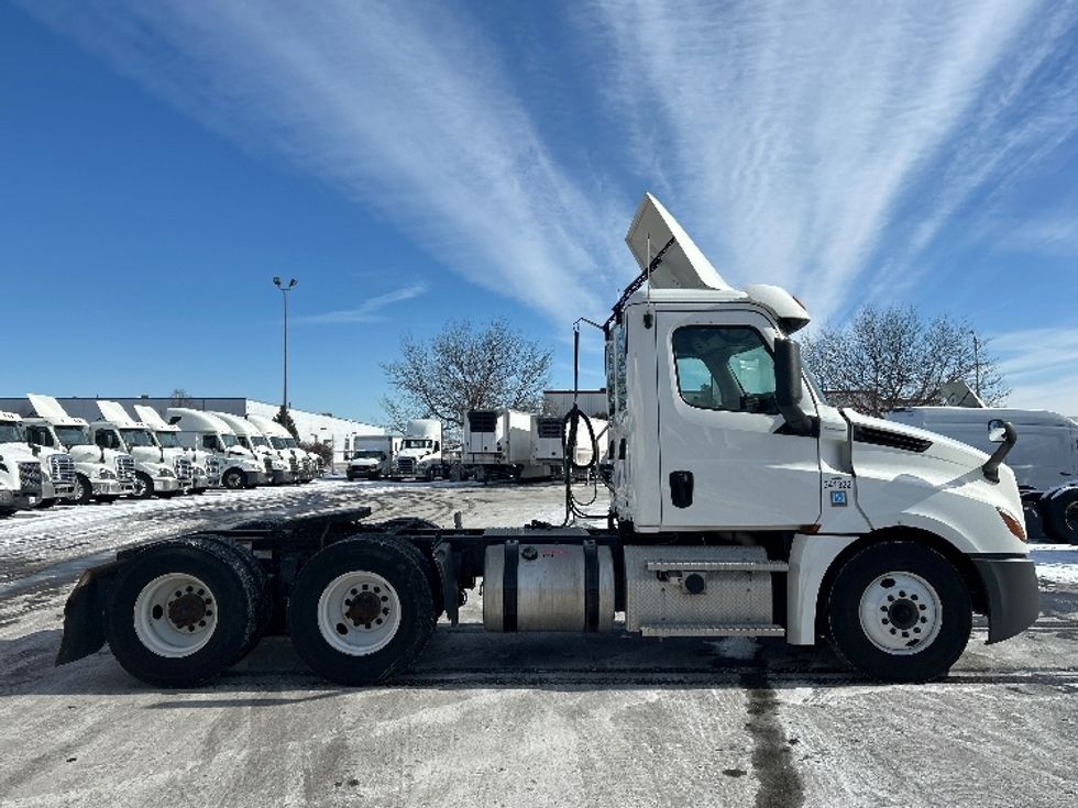 Day Cab Tractor-Heavy Duty Tractors-Freightliner-2020-T12664ST-East Chicago-IN-419,733\n\t\tmiles-$ 47,750 - Image 8