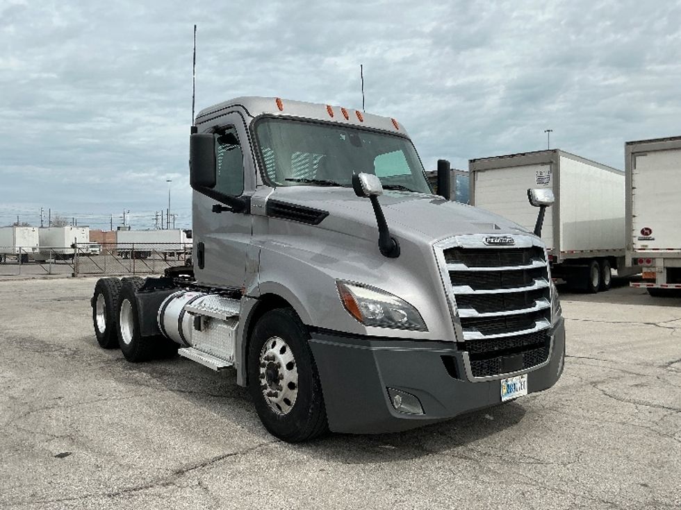 Day Cab Tractor-Heavy Duty Tractors-Freightliner-2020-T12664ST-East Chicago-IN-430,883\n\t\tmiles-$ 44,000 - Image 1