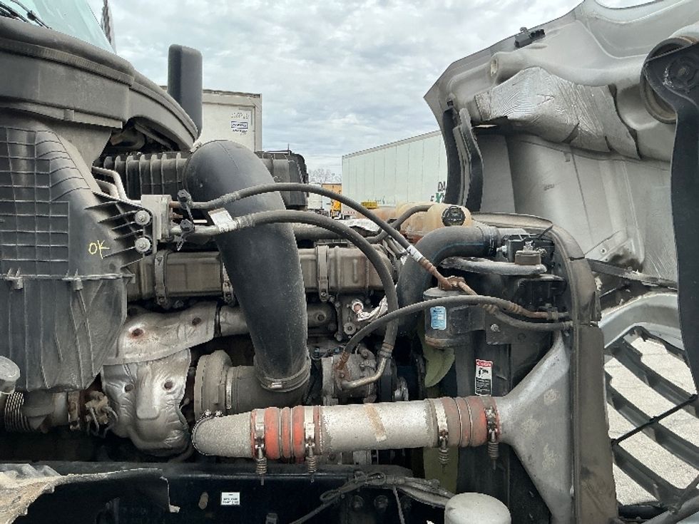 Day Cab Tractor-Heavy Duty Tractors-Freightliner-2020-T12664ST-East Chicago-IN-430,883\n\t\tmiles-$ 44,000 - Image 15