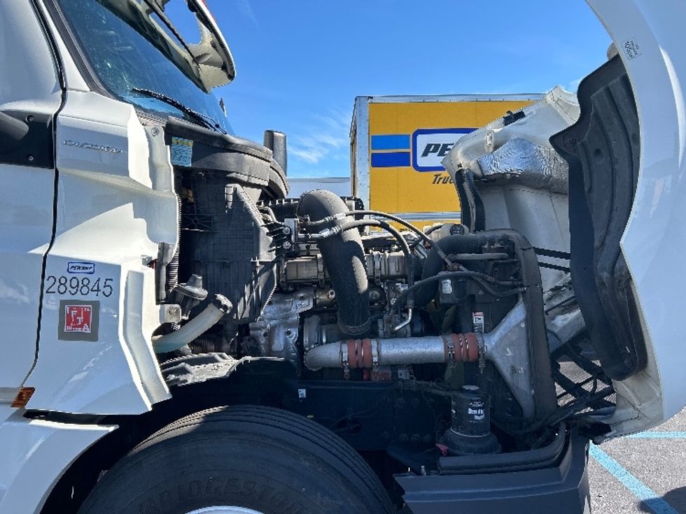 Day Cab Tractor-Heavy Duty Tractors-Freightliner-2020-T12664ST-East Chicago-IN-433,046\n\t\tmiles-$ 59,000 - Image 15