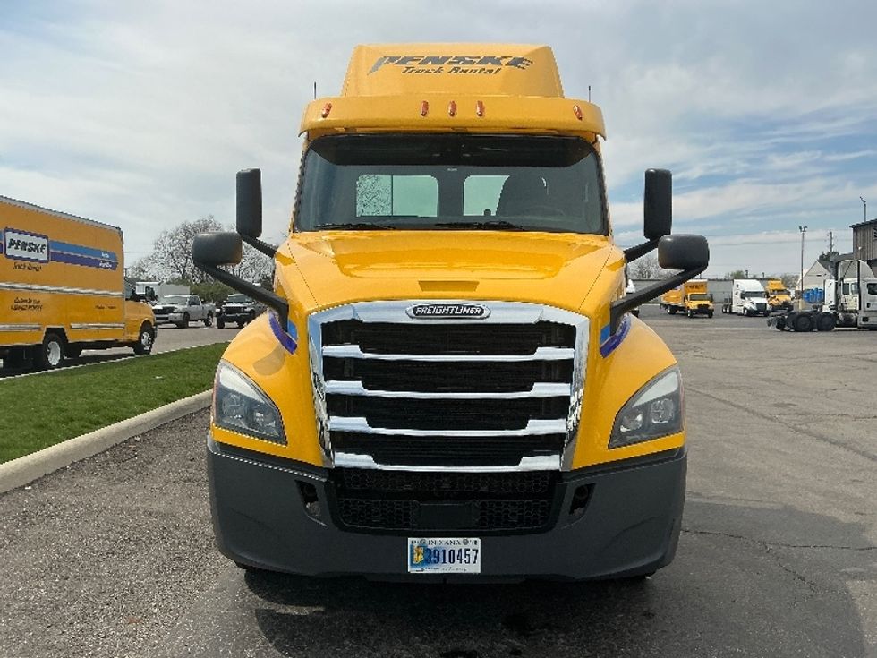 Day Cab Tractor-Heavy Duty Tractors-Freightliner-2020-T12664ST-East Chicago-IN-442,931\n\t\tmiles-$ 45,500 - Image 2