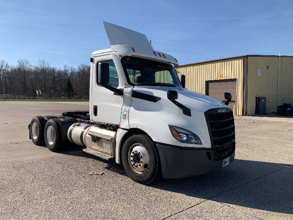 Day Cab Tractor-Heavy Duty Tractors-Freightliner-2020-T12664ST-East Liberty-OH-473,563\n\t\tmiles-$ 42,000 - Image 1
