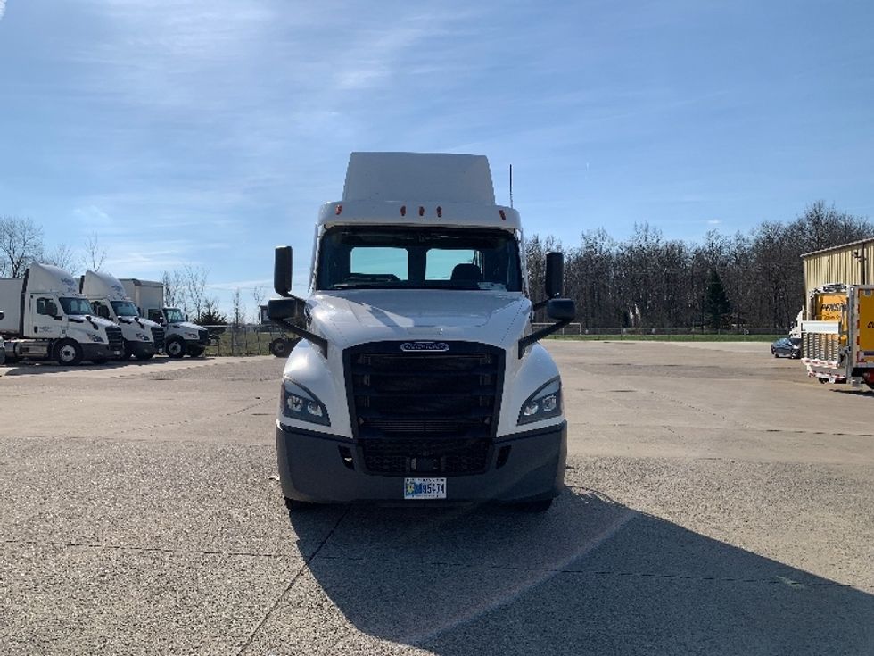 Day Cab Tractor-Heavy Duty Tractors-Freightliner-2020-T12664ST-East Liberty-OH-473,563\n\t\tmiles-$ 42,000 - Image 2