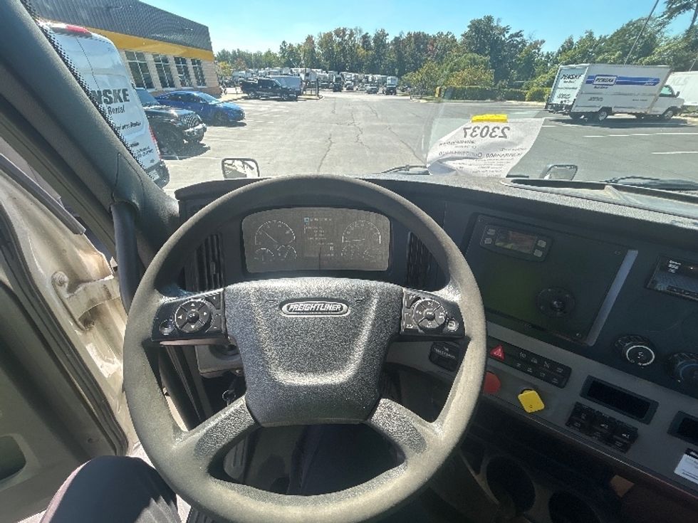 Day Cab Tractor-Heavy Duty Tractors-Freightliner-2020-T12664ST-Eden-MD-185,299\n\t\tmiles-$ 62,750 - Image 11