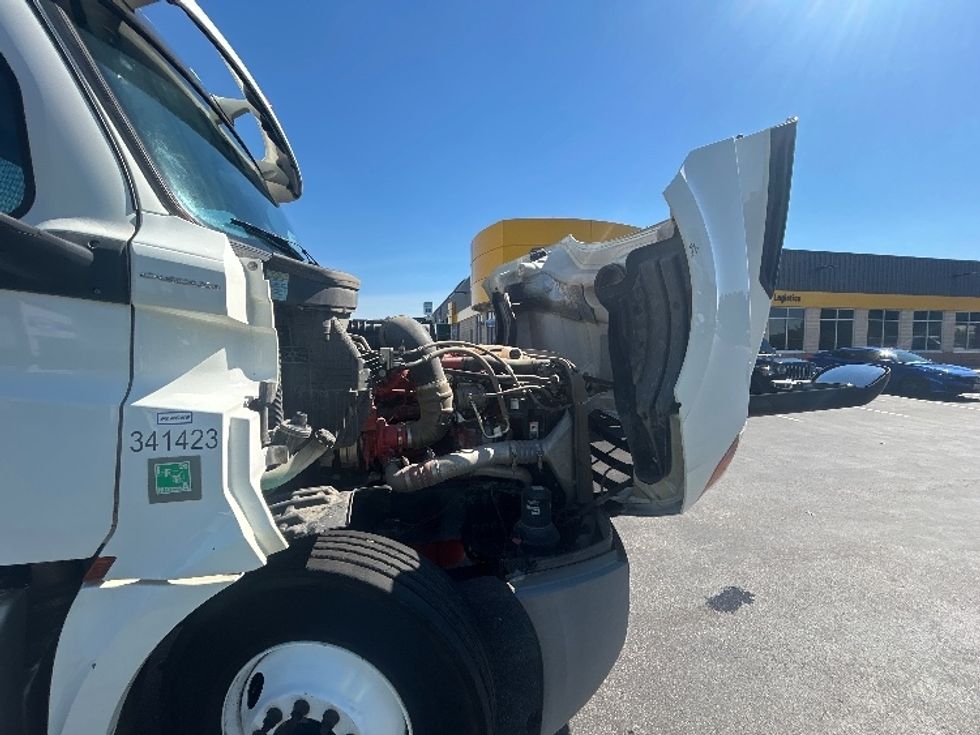 Day Cab Tractor-Heavy Duty Tractors-Freightliner-2020-T12664ST-Eden-MD-185,299\n\t\tmiles-$ 62,750 - Image 15