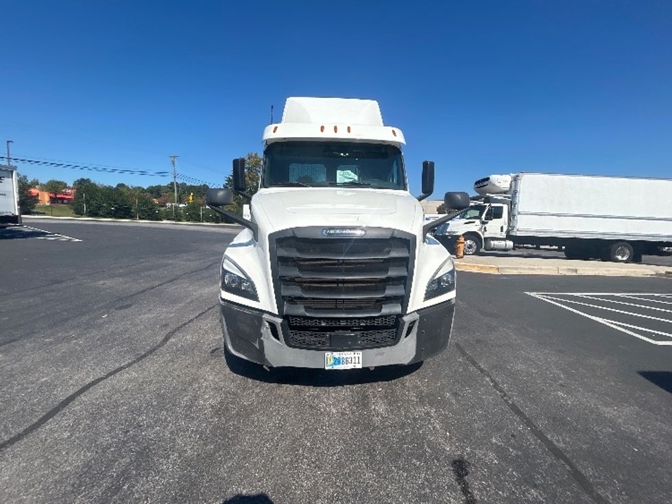 Day Cab Tractor-Heavy Duty Tractors-Freightliner-2020-T12664ST-Eden-MD-185,299\n\t\tmiles-$ 62,750 - Image 2