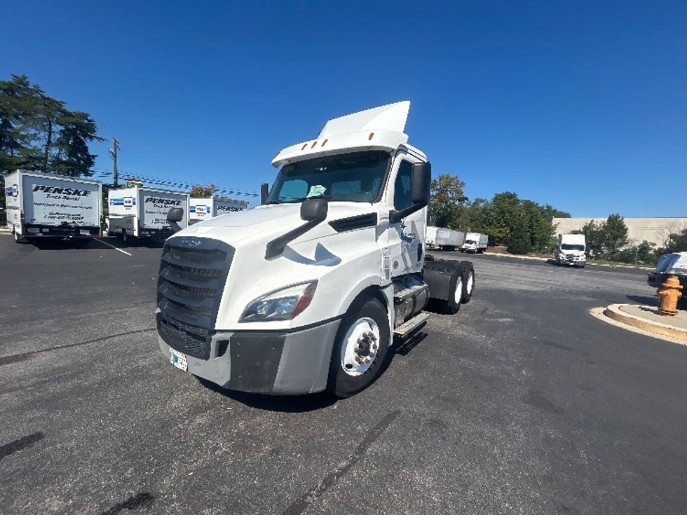 Day Cab Tractor-Heavy Duty Tractors-Freightliner-2020-T12664ST-Eden-MD-185,299\n\t\tmiles-$ 62,750 - Image 3