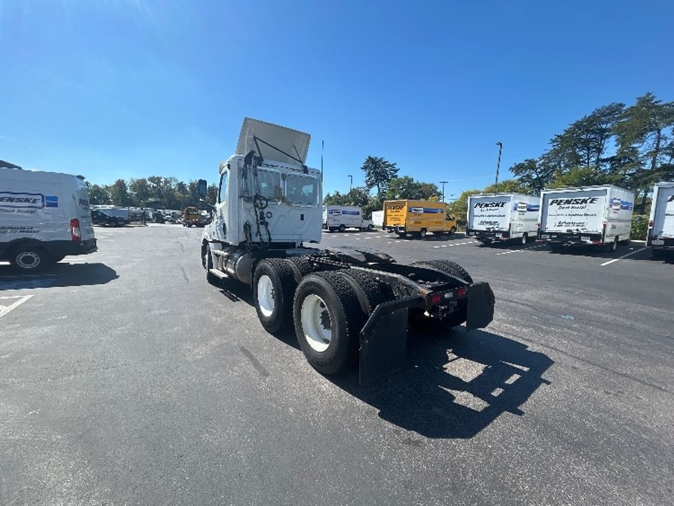 Day Cab Tractor-Heavy Duty Tractors-Freightliner-2020-T12664ST-Eden-MD-185,299\n\t\tmiles-$ 62,750 - Image 5