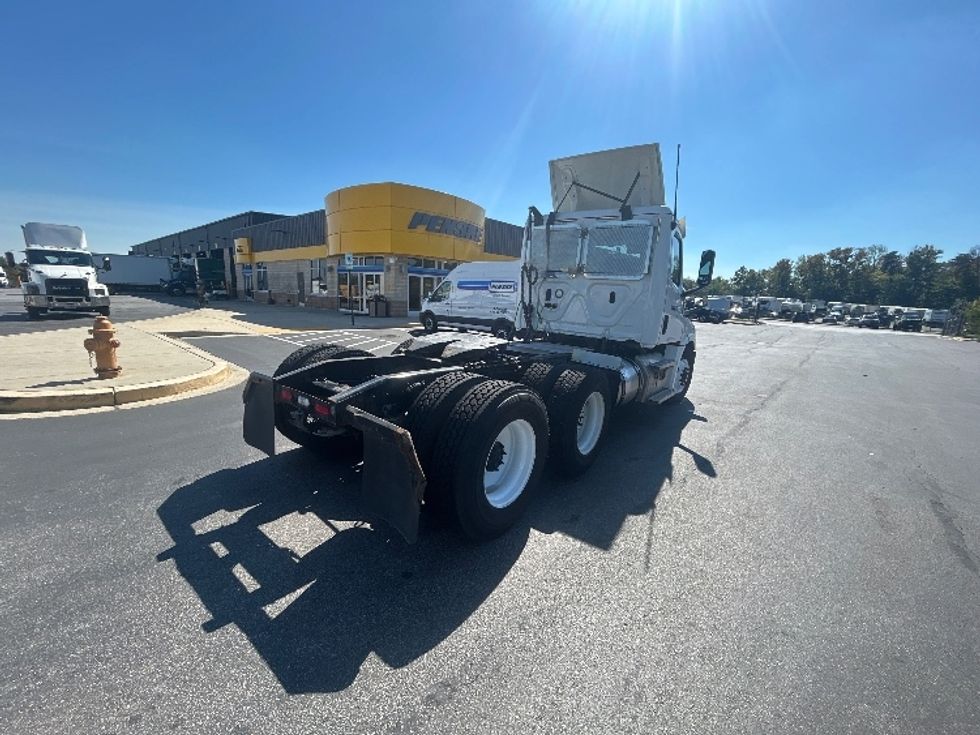 Day Cab Tractor-Heavy Duty Tractors-Freightliner-2020-T12664ST-Eden-MD-185,299\n\t\tmiles-$ 62,750 - Image 7