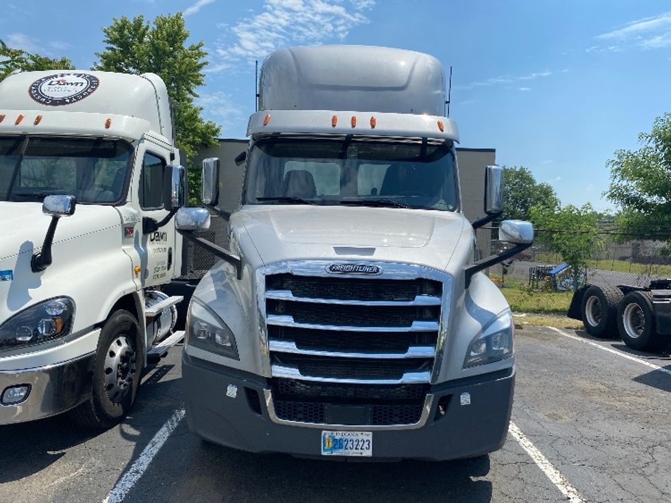 Day Cab Tractor-Heavy Duty Tractors-Freightliner-2020-T12664ST-Edison-NJ-339,591\n\t\tmiles-$ 61,500 - Image 2