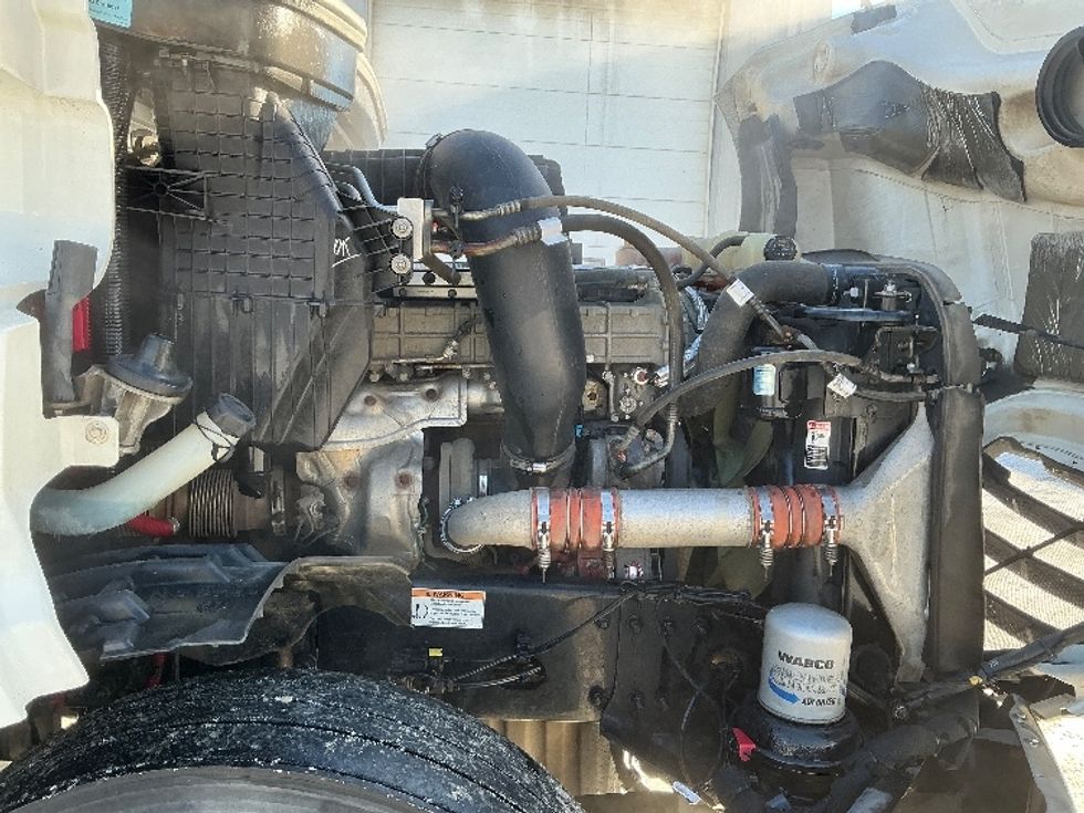 Day Cab Tractor-Heavy Duty Tractors-Freightliner-2020-T12664ST-Edmonton-AB-455,850\n\t\tkm-$ 65,750 - Image 15