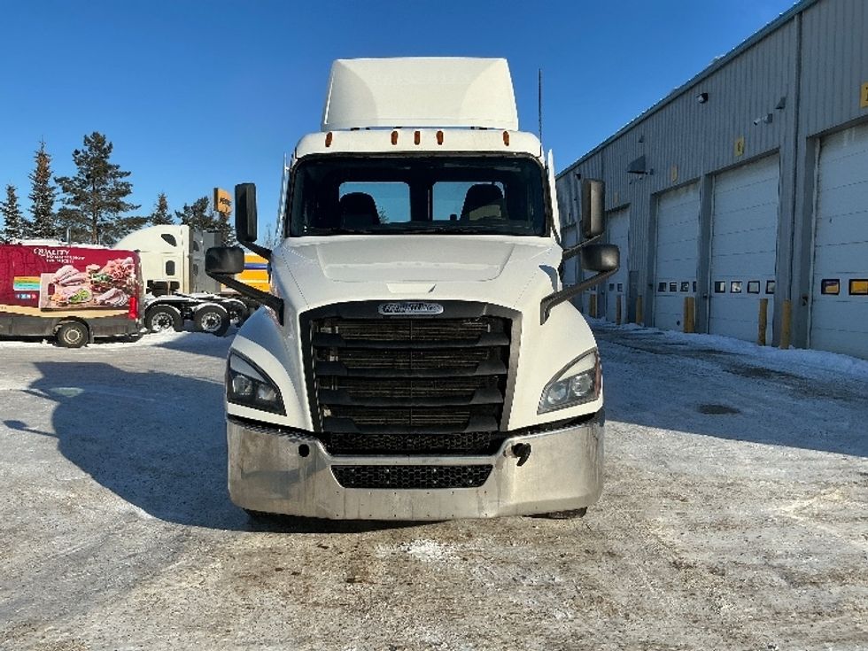 Day Cab Tractor-Heavy Duty Tractors-Freightliner-2020-T12664ST-Edmonton-AB-455,850\n\t\tkm-$ 65,750 - Image 2