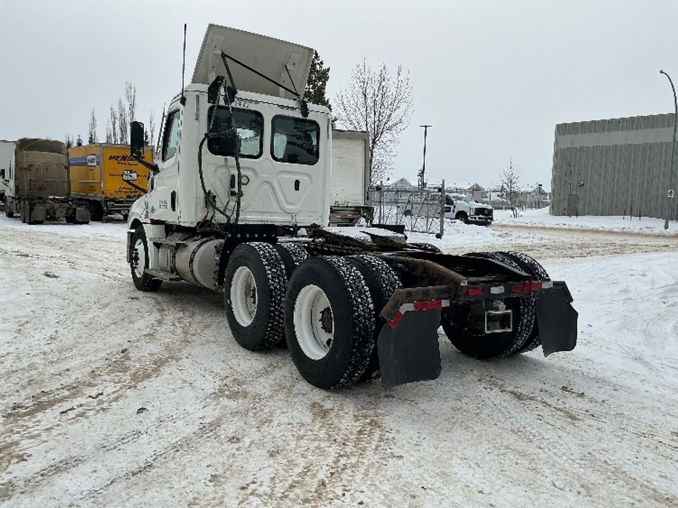 Day Cab Tractor-Heavy Duty Tractors-Freightliner-2020-T12664ST-Edmonton-AB-455,850\n\t\tkm-$ 65,750 - Image 5
