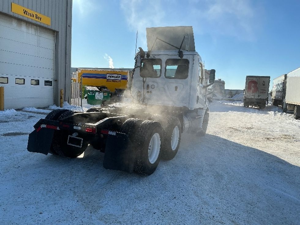 Day Cab Tractor-Heavy Duty Tractors-Freightliner-2020-T12664ST-Edmonton-AB-455,850\n\t\tkm-$ 65,750 - Image 7