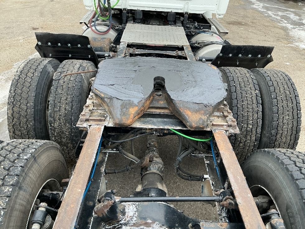 Day Cab Tractor-Heavy Duty Tractors-Freightliner-2020-T12664ST-Edmonton-AB-524,449\n\t\tkm-$ 62,750 - Image 6