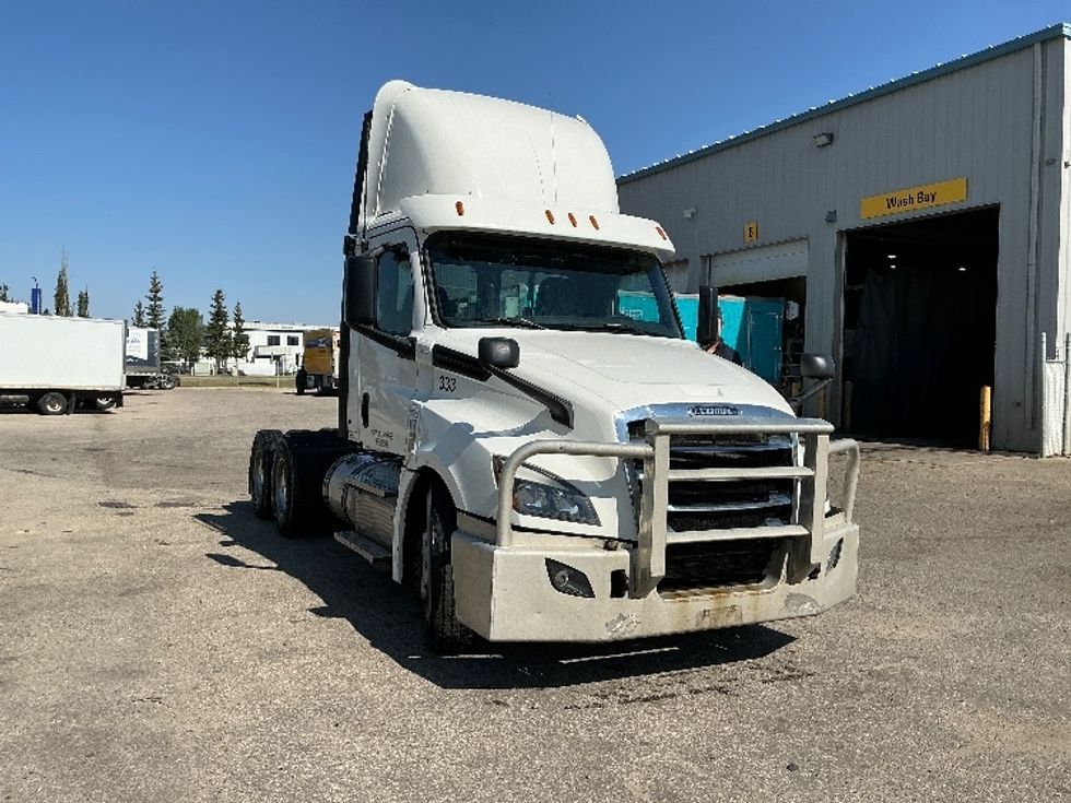 Day Cab Tractor-Heavy Duty Tractors-Freightliner-2020-T12664ST-Edmonton-AB-919,119\n\t\tkm-$ 46,000 - Image 1