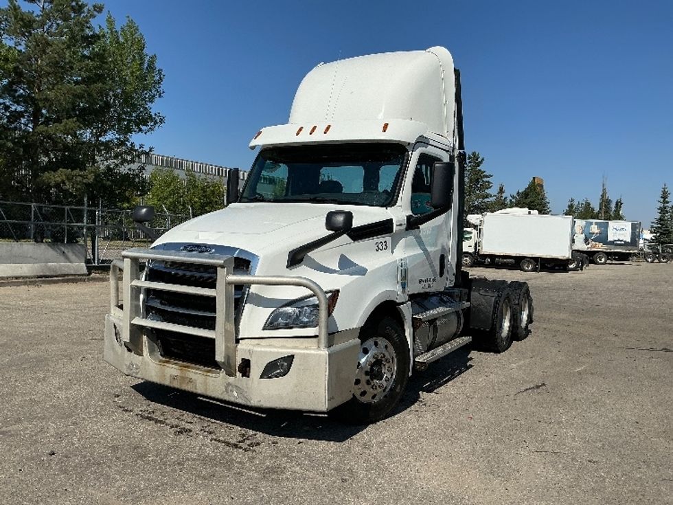 Day Cab Tractor-Heavy Duty Tractors-Freightliner-2020-T12664ST-Edmonton-AB-919,119\n\t\tkm-$ 46,000 - Image 3