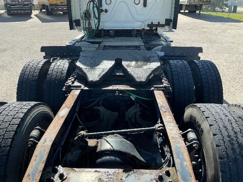 Day Cab Tractor-Heavy Duty Tractors-Freightliner-2020-T12664ST-Edmonton-AB-919,119\n\t\tkm-$ 46,000 - Image 6