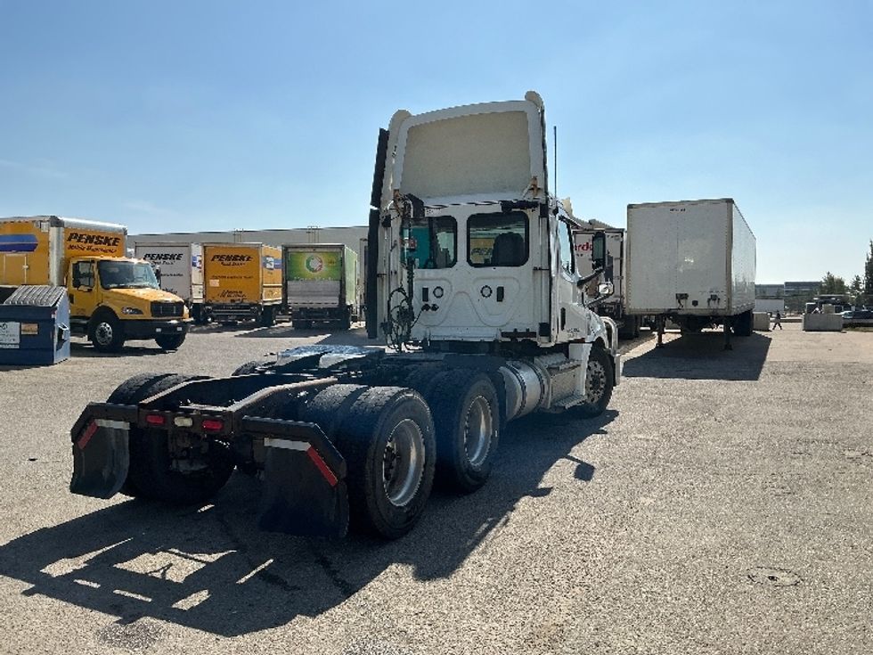 Day Cab Tractor-Heavy Duty Tractors-Freightliner-2020-T12664ST-Edmonton-AB-919,119\n\t\tkm-$ 46,000 - Image 7