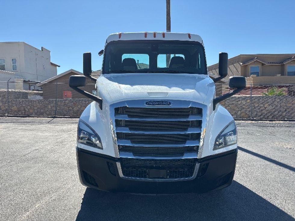 Day Cab Tractor-Heavy Duty Tractors-Freightliner-2020-T12664ST-El Paso-TX-101,193\n\t\tmiles-$ 67,000 - Image 2