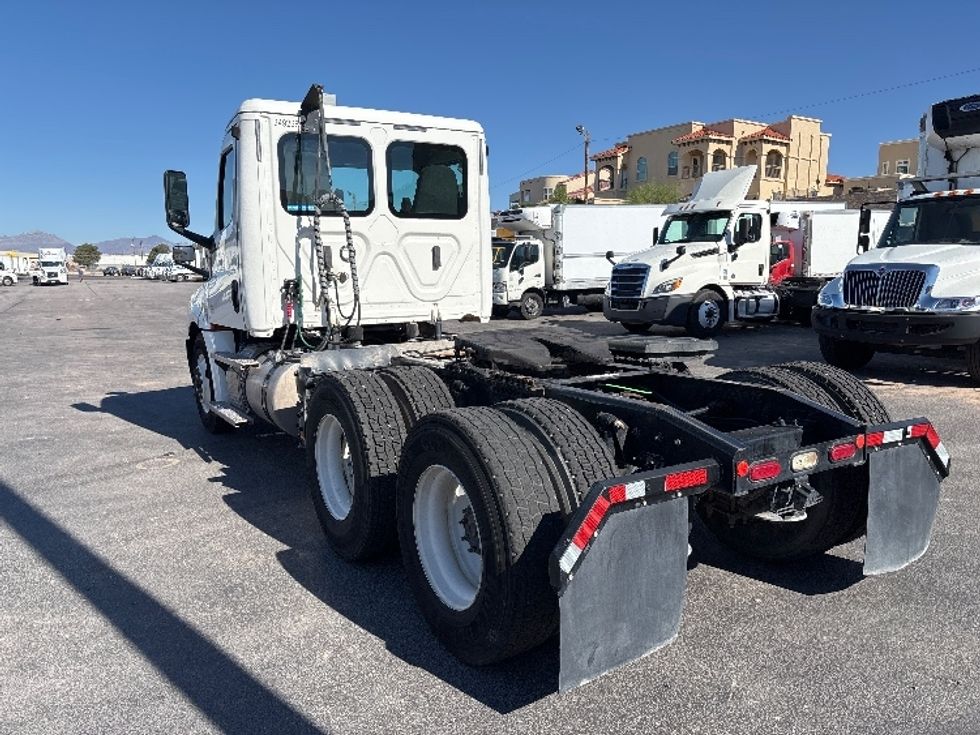 Day Cab Tractor-Heavy Duty Tractors-Freightliner-2020-T12664ST-El Paso-TX-101,193\n\t\tmiles-$ 67,000 - Image 5