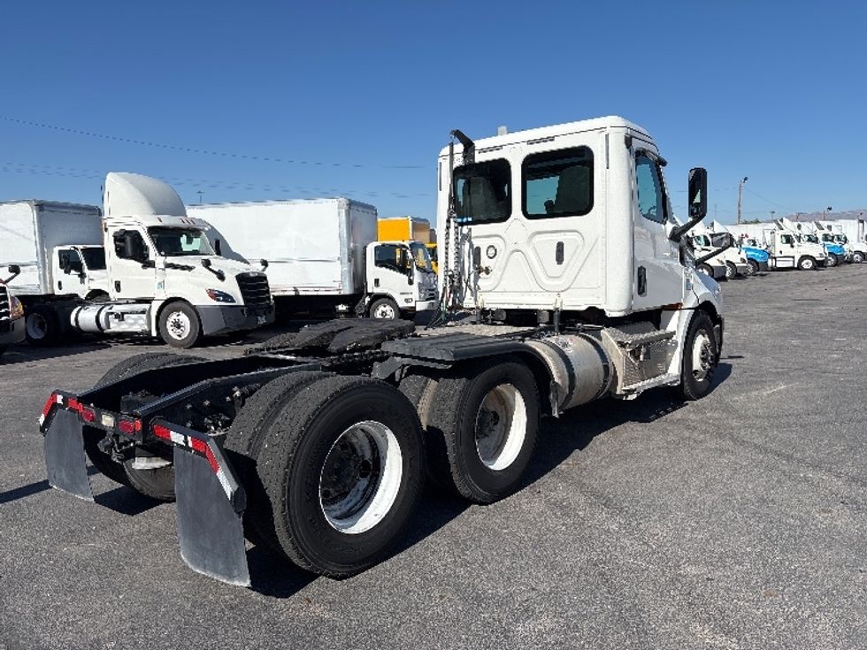 Day Cab Tractor-Heavy Duty Tractors-Freightliner-2020-T12664ST-El Paso-TX-101,193\n\t\tmiles-$ 67,000 - Image 7