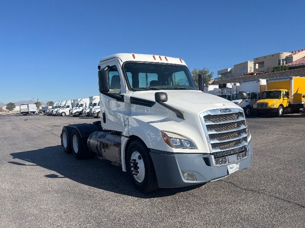 Day Cab Tractor-Heavy Duty Tractors-Freightliner-2020-T12664ST-El Paso-TX-103,185\n\t\tmiles-$ 67,000 - Image 1
