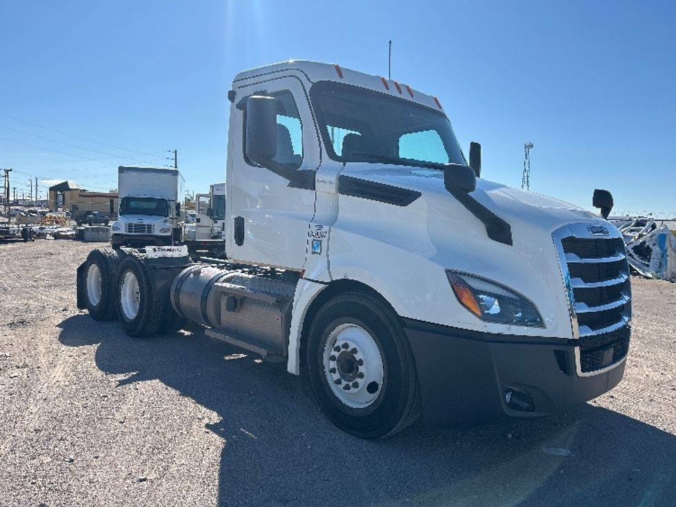 Day Cab Tractor-Heavy Duty Tractors-Freightliner-2020-T12664ST-El Paso-TX-107,132\n\t\tmiles-$ 66,750 - Image 1