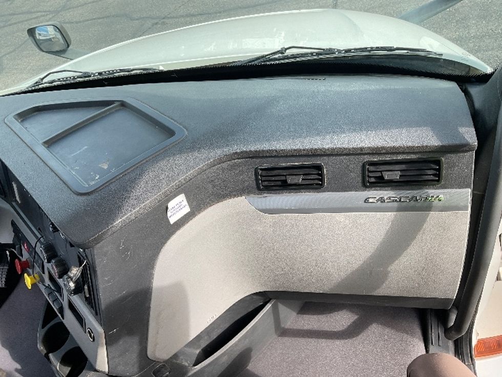 Day Cab Tractor-Heavy Duty Tractors-Freightliner-2020-T12664ST-El Paso-TX-107,132\n\t\tmiles-$ 66,750 - Image 13